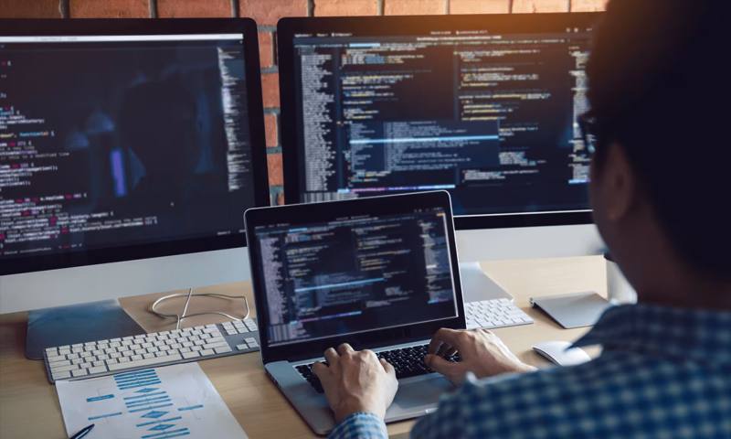 数据科学选型:R与Python如何赋能胶州市网站建设?